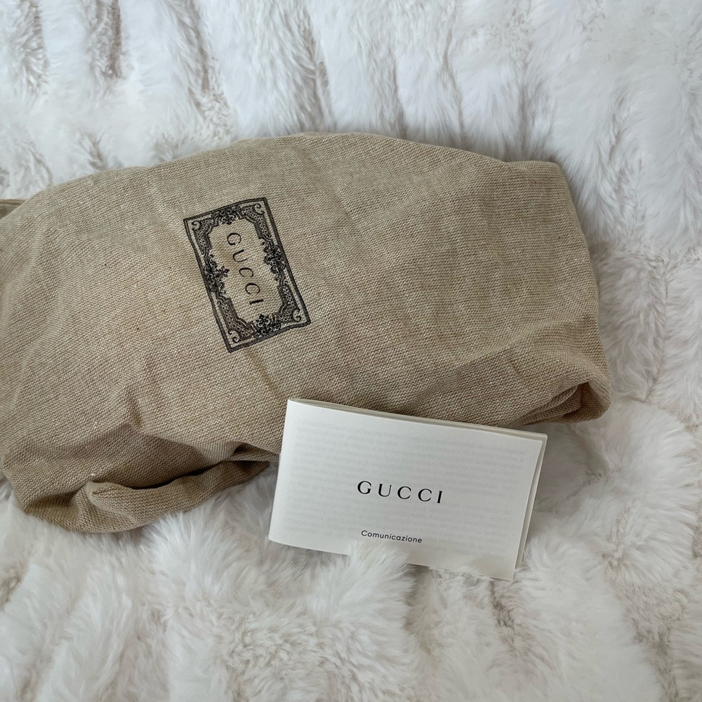 Gucci Pink Floral Leather T-Strap Sandals with Gold Double G - Picture 5 of 6